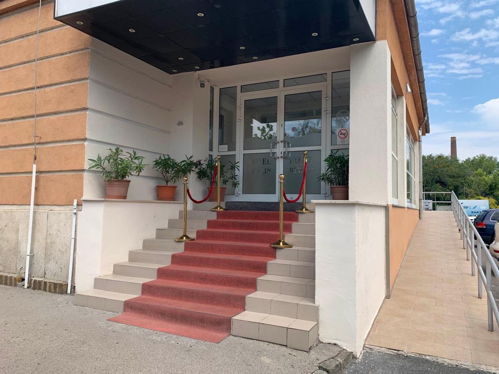 Only 15 Minutes To City Center, Free Secure Parking Budapest Eksteriør bilde